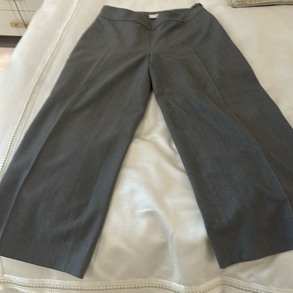 Beautiful gray light weight culotté gray in size small fits more like a medium.